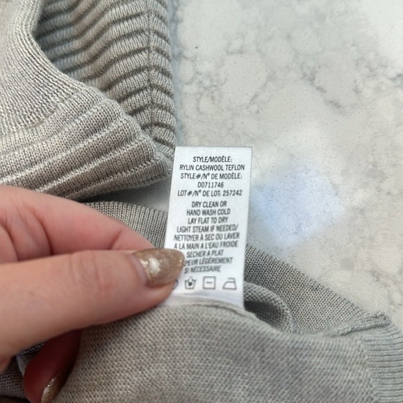 Wool Theory turtleneck - Picture 8 of 8